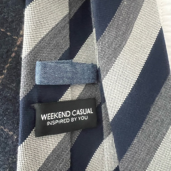 Stylish Men's Tie Collection - Pink, Blue, and Gray - Picture 2 of 5